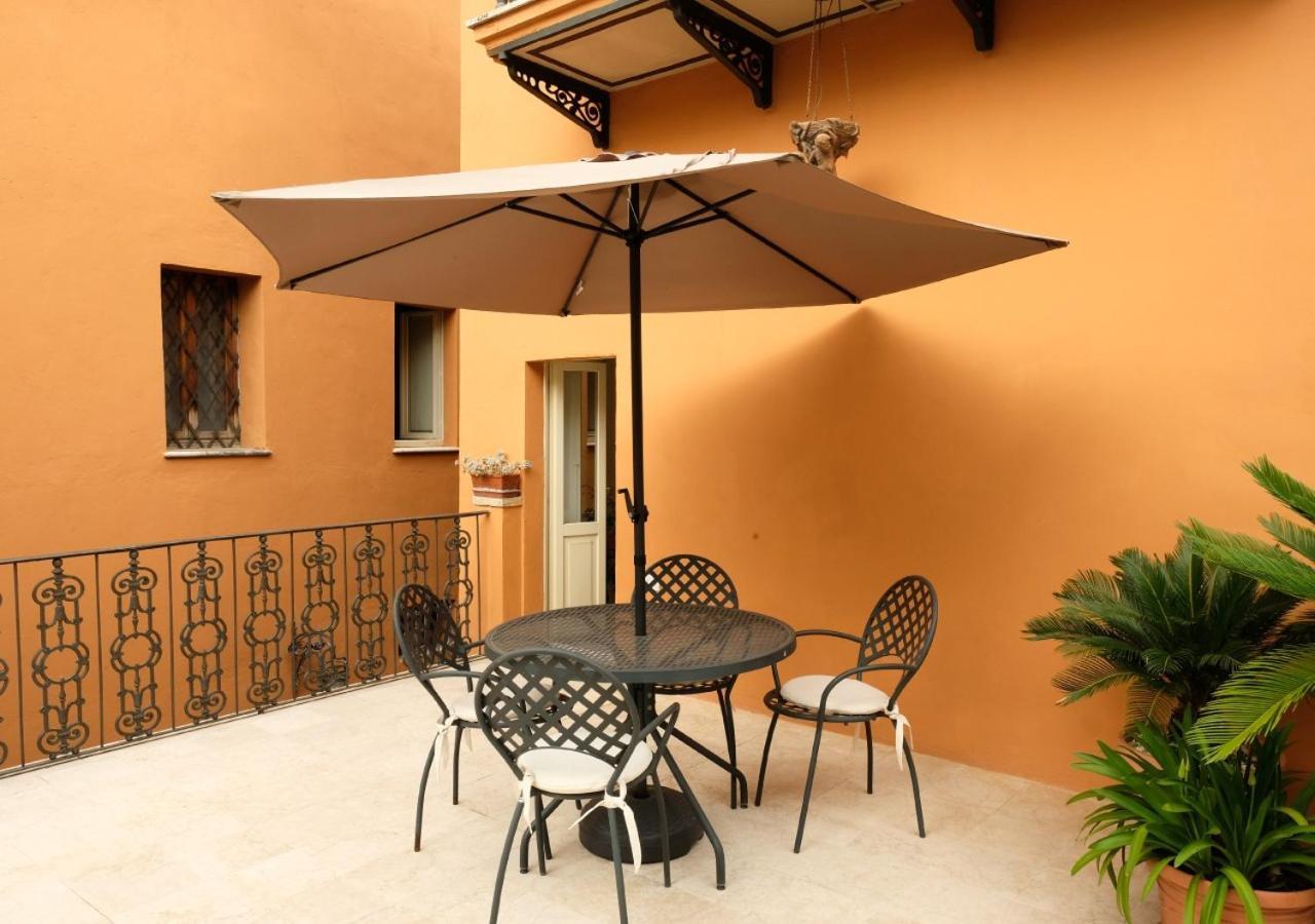 לינה וארוחת בוקר סן סברינו מארקה Il Cortile Segreto מראה חיצוני תמונה